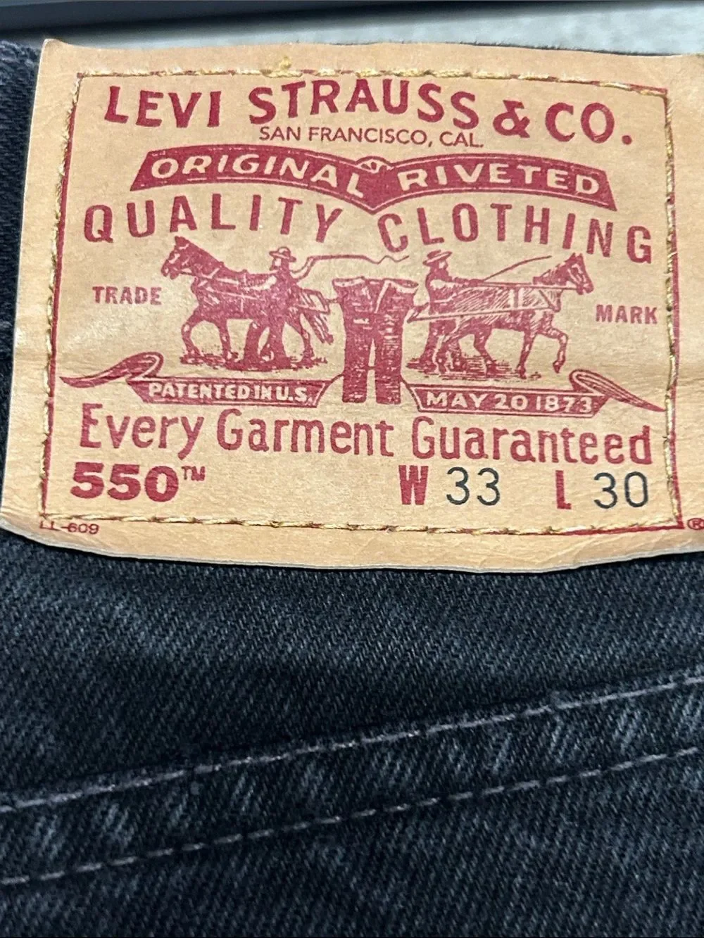 Levi's 550 Relaxed Straight Jeans in Black Denim 33 x 28